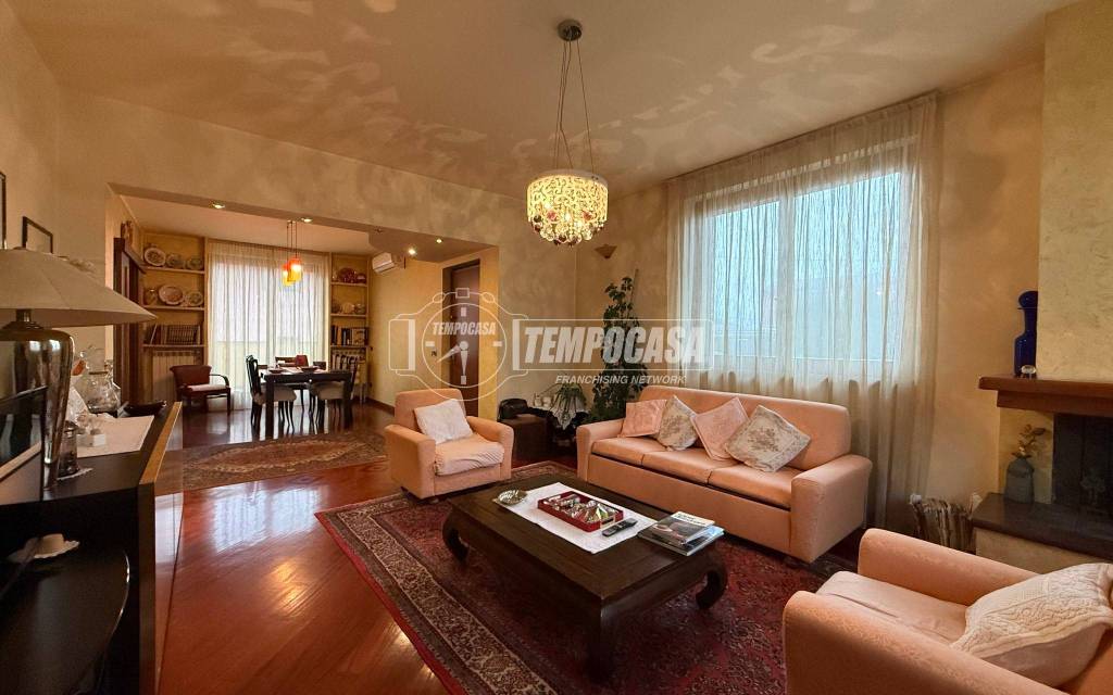 casa indipendente in vendita a Busto Garolfo