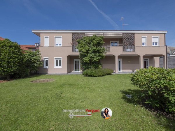 casa indipendente in vendita a Busto Garolfo