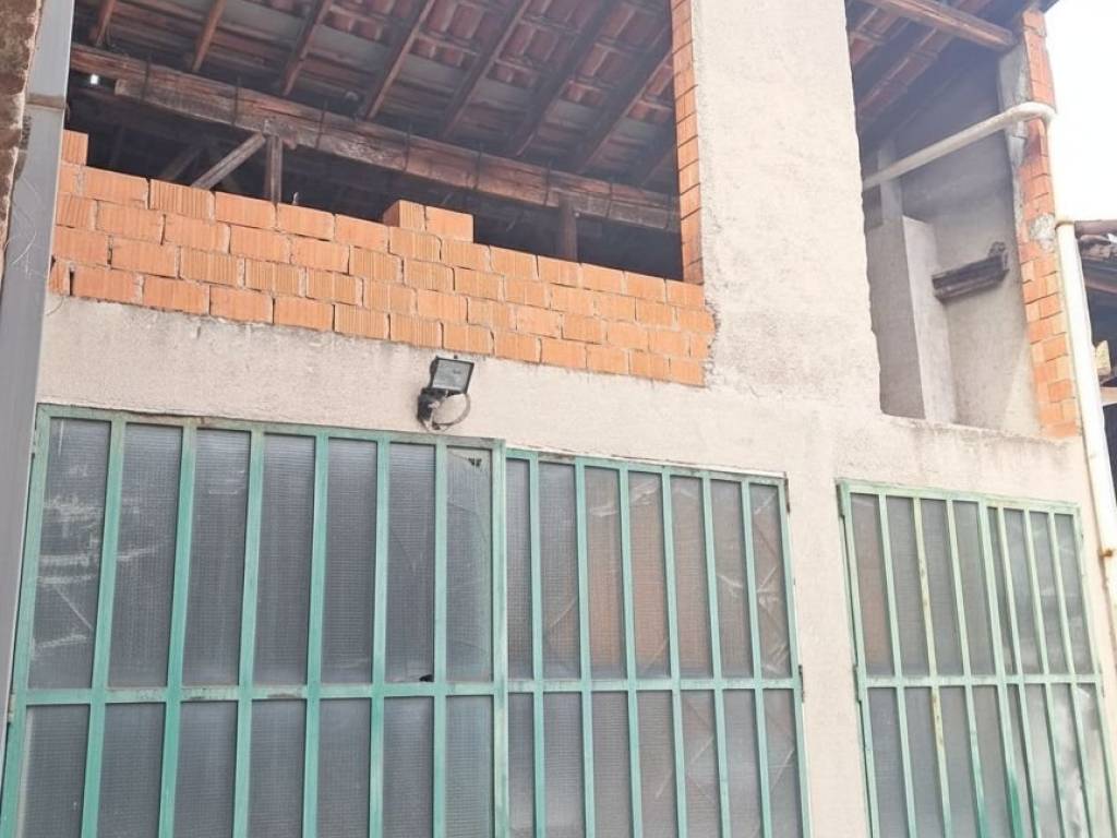 locale commerciale in vendita a Busto Garolfo