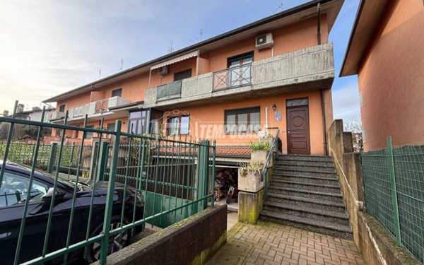 casa indipendente in vendita a Busto Garolfo in zona Olcella
