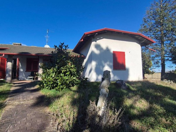 casa indipendente in vendita a Busto Garolfo in zona Olcella