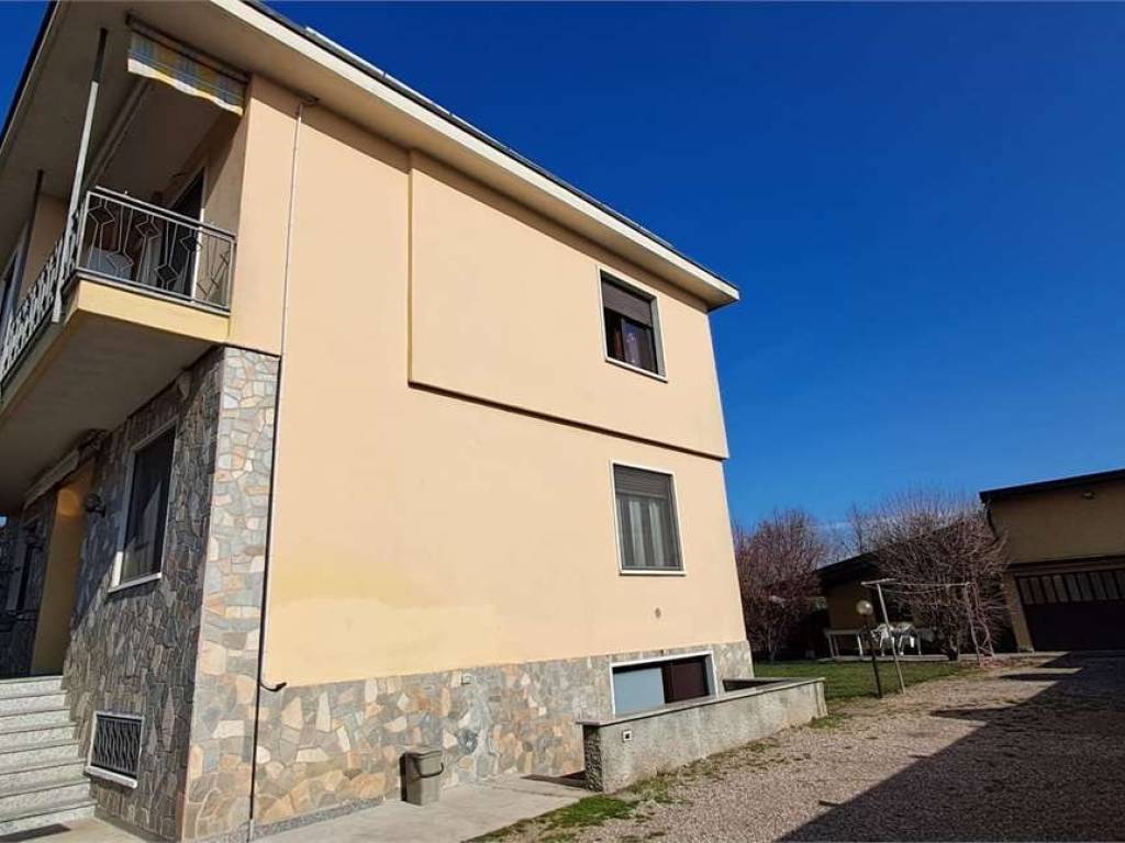 appartamento in vendita a Busto Garolfo in zona Olcella