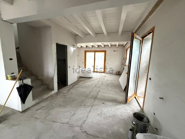 casa indipendente in vendita a Busto Garolfo