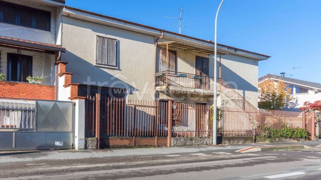 casa indipendente in vendita a Busto Garolfo in zona Olcella