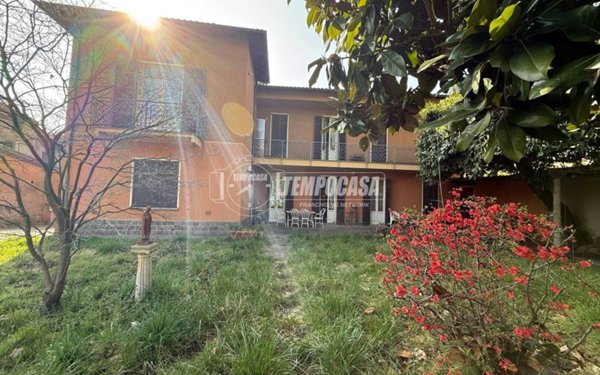 casa indipendente in vendita a Busto Garolfo