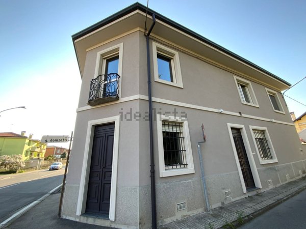 casa indipendente in vendita a Busto Garolfo