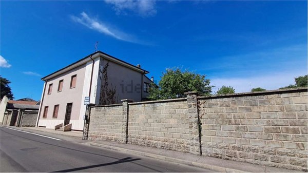 casa indipendente in vendita a Busto Garolfo