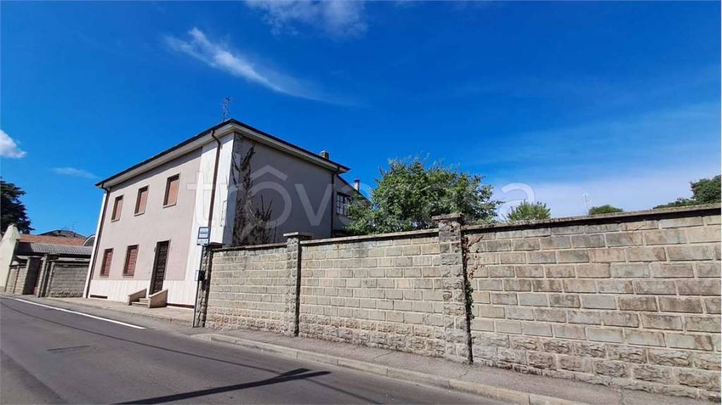 casa indipendente in vendita a Busto Garolfo