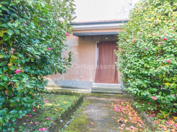 casa indipendente in vendita a Busto Garolfo