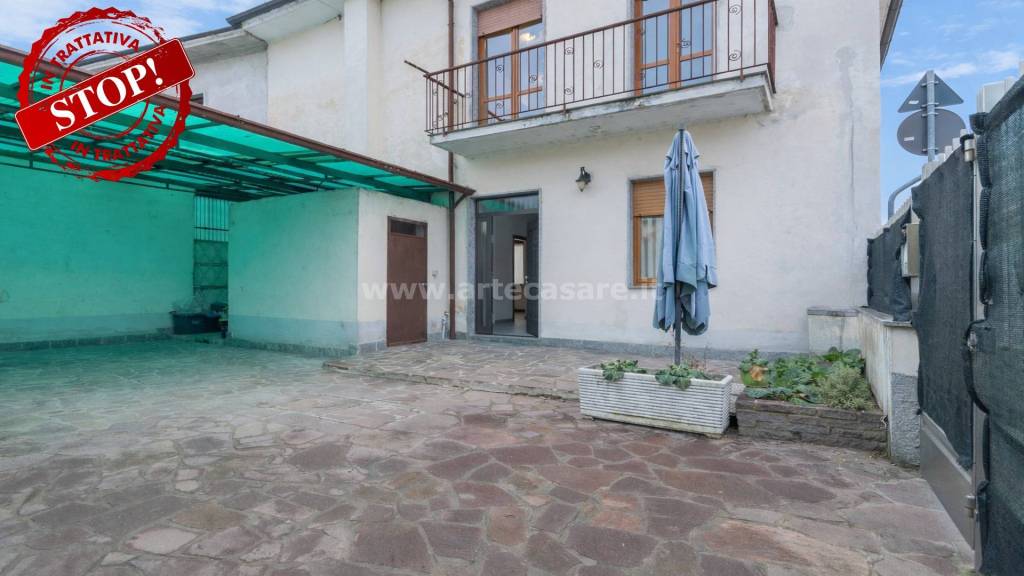 casa indipendente in vendita a Busto Garolfo