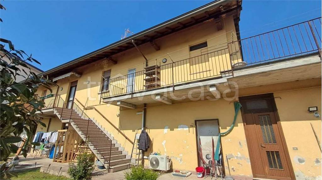 casa indipendente in vendita a Busto Garolfo