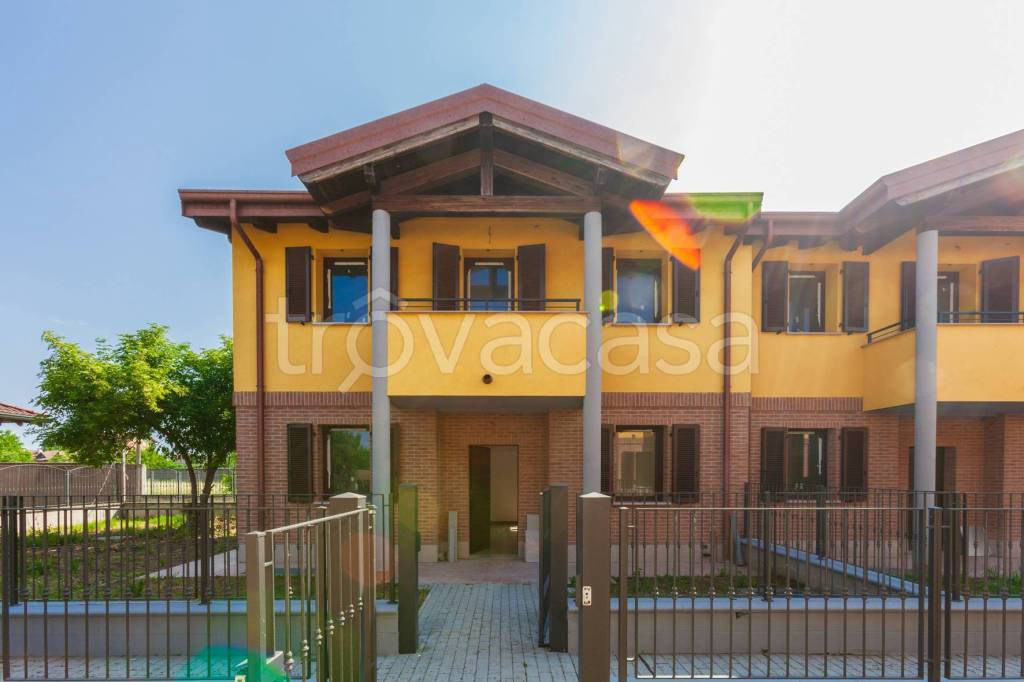 casa indipendente in vendita a Busto Garolfo in zona Olcella
