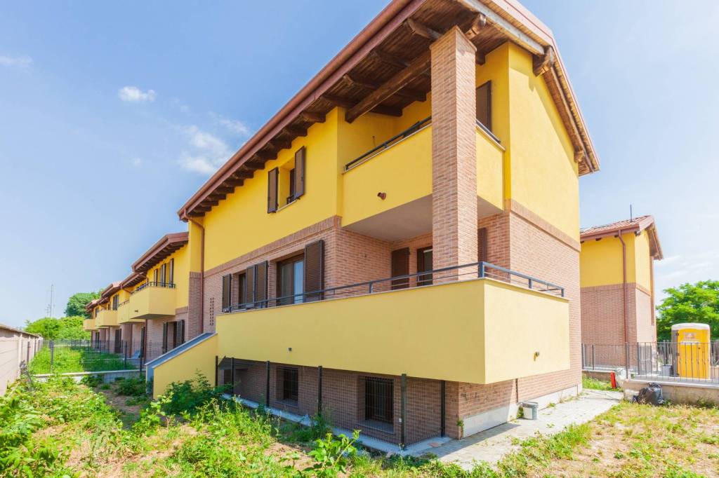 casa indipendente in vendita a Busto Garolfo in zona Olcella