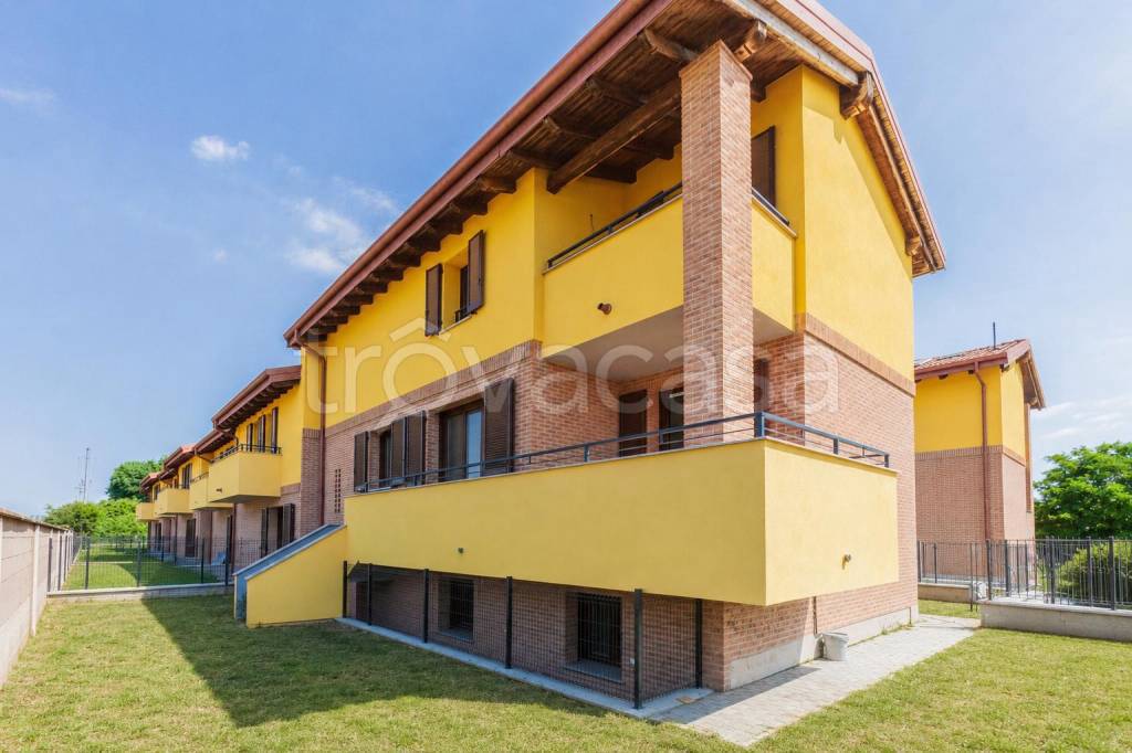 casa indipendente in vendita a Busto Garolfo in zona Olcella