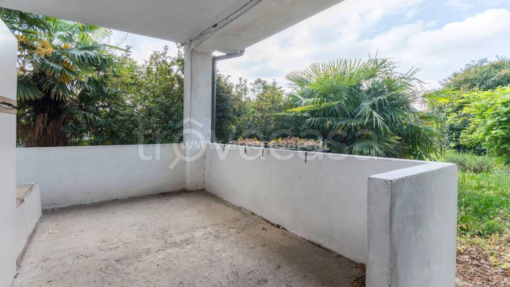 casa indipendente in vendita a Busto Garolfo