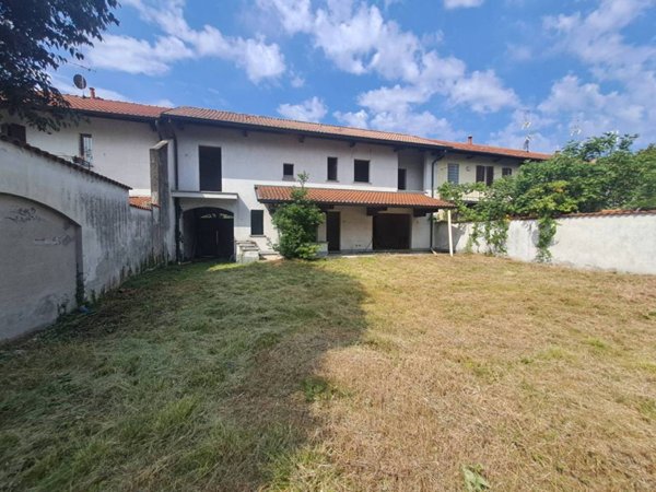 casa indipendente in vendita a Busto Garolfo
