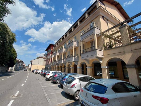 negozio in vendita a Busto Garolfo