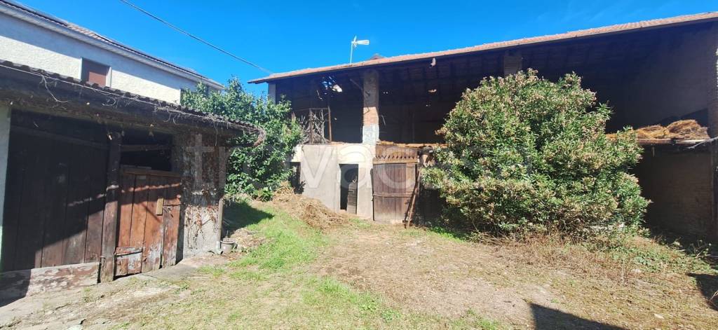 casa indipendente in vendita a Busto Garolfo in zona Olcella