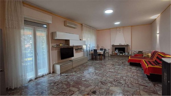 appartamento in vendita a Busto Garolfo in zona Olcella