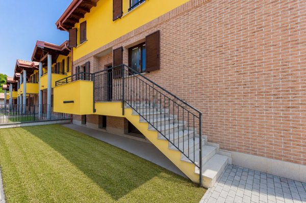 casa indipendente in vendita a Busto Garolfo in zona Olcella