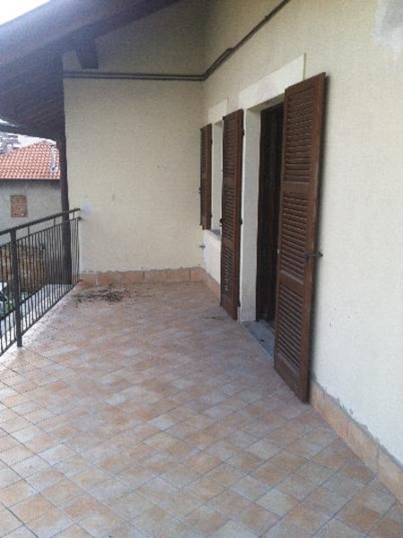 appartamento in vendita a Busto Garolfo in zona Olcella
