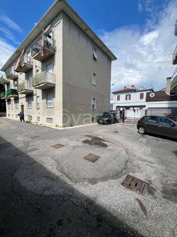appartamento in vendita a Busto Garolfo in zona Olcella