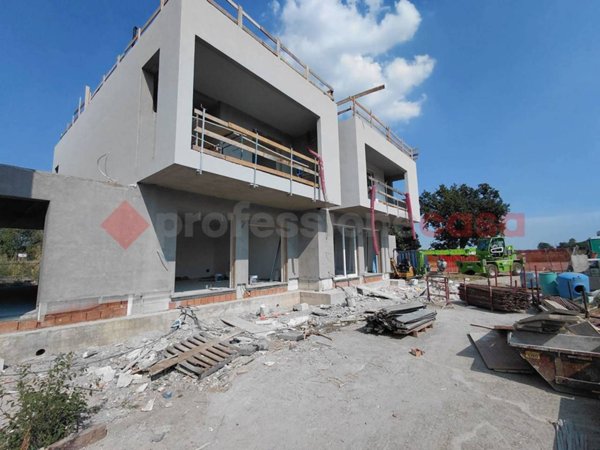 casa indipendente in vendita a Busto Garolfo in zona Olcella