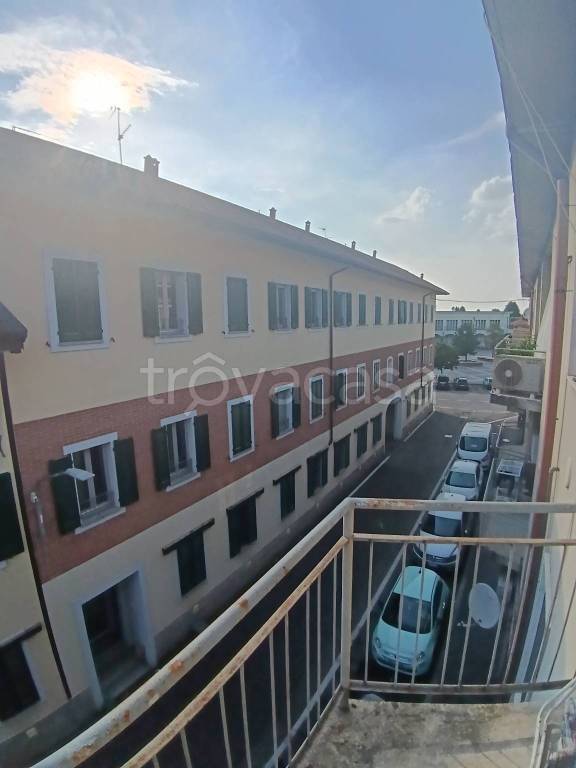appartamento in vendita a Busto Garolfo in zona Olcella