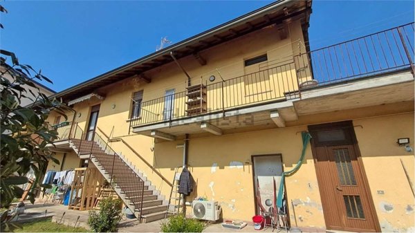 appartamento in vendita a Busto Garolfo in zona Olcella