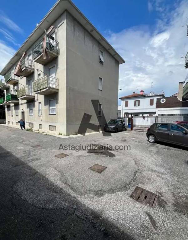 appartamento in vendita a Busto Garolfo in zona Olcella