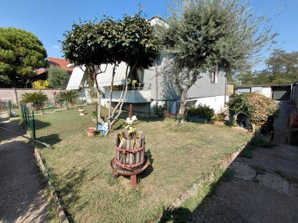 casa indipendente in vendita a Busto Garolfo in zona Olcella