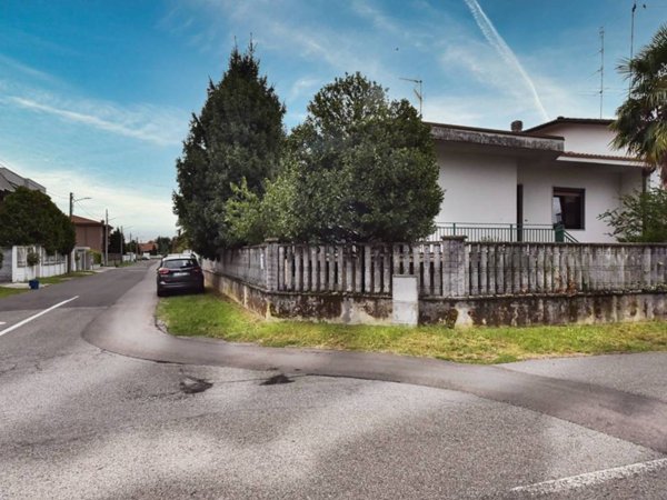 casa indipendente in vendita a Busto Garolfo in zona Olcella