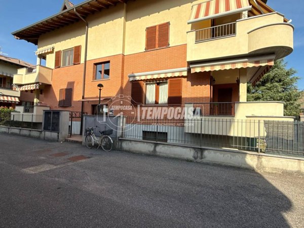 appartamento in vendita a Busto Garolfo in zona Olcella