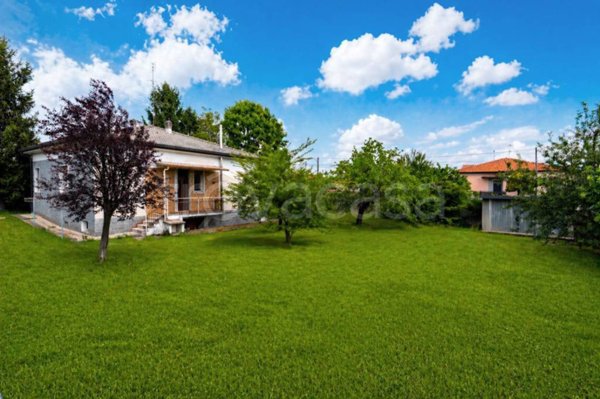 casa indipendente in vendita a Busto Garolfo in zona Olcella