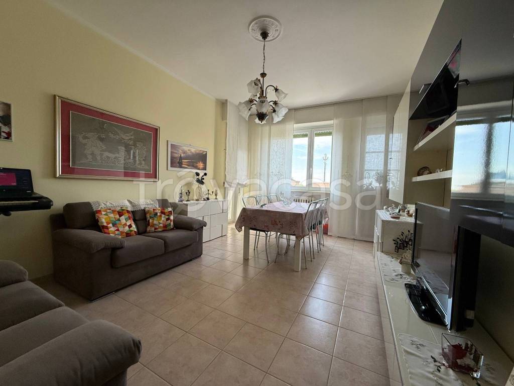 appartamento in vendita a Busto Garolfo in zona Olcella