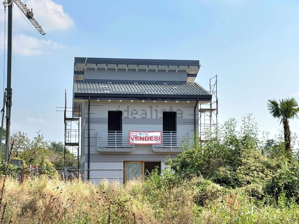 casa indipendente in vendita a Busto Garolfo in zona Olcella