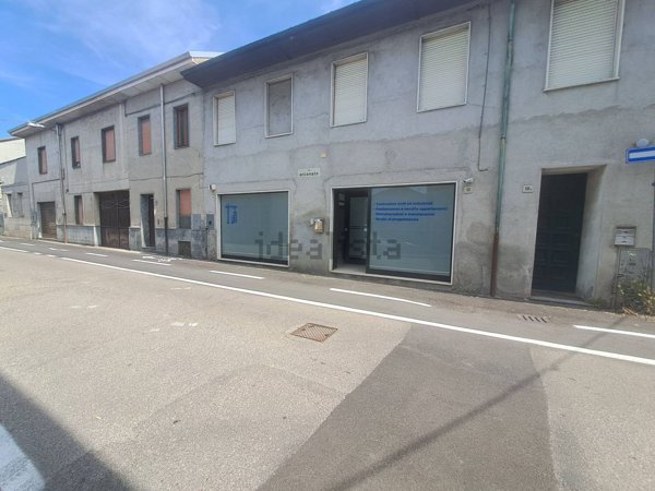 negozio in vendita a Busto Garolfo in zona Olcella
