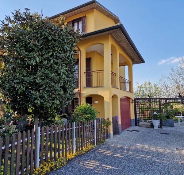 casa indipendente in vendita a Calvignasco in zona Bettola