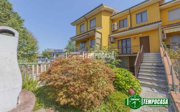 casa indipendente in vendita a Calvignasco