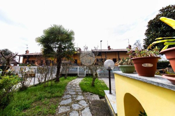 casa indipendente in vendita a Calvignasco in zona Bettola