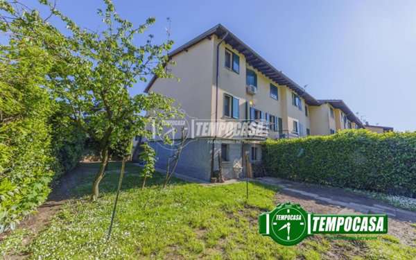 casa indipendente in vendita a Calvignasco