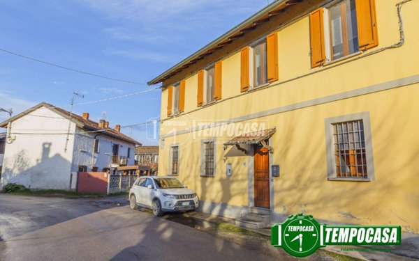 casa indipendente in vendita a Calvignasco