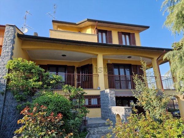 casa indipendente in vendita a Calvignasco in zona Bettola