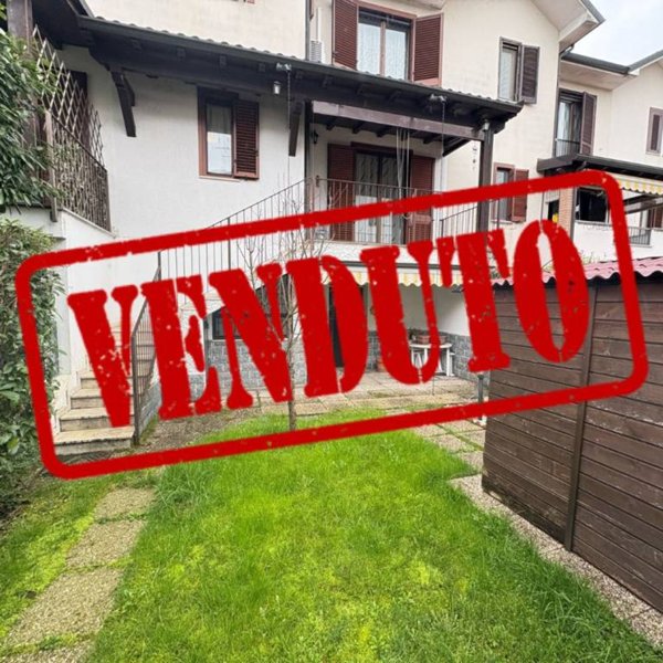 casa indipendente in vendita a Calvignasco in zona Bettola