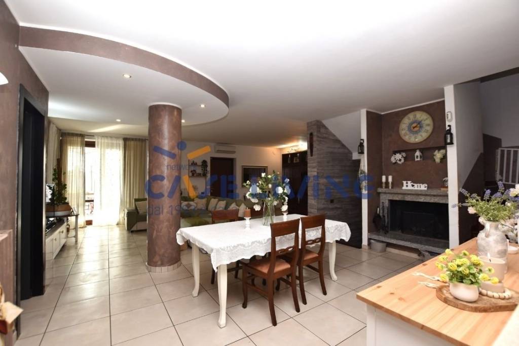 casa indipendente in vendita a Calvignasco in zona Bettola
