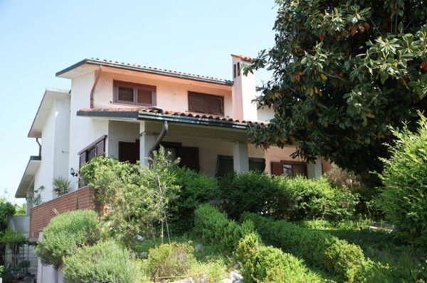 casa indipendente in vendita a Calvignasco in zona Bettola