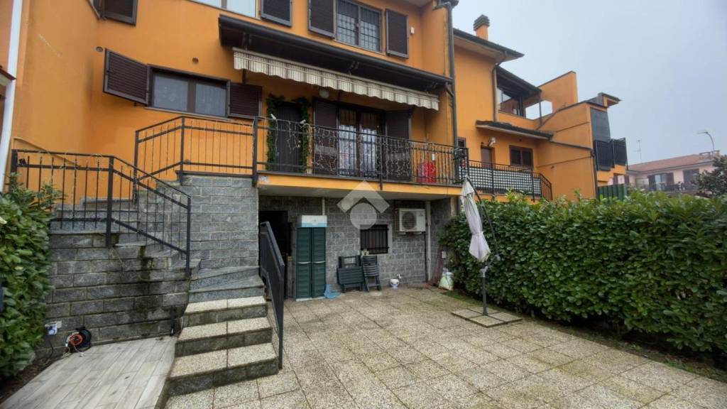 appartamento in vendita a Calvignasco in zona Bettola