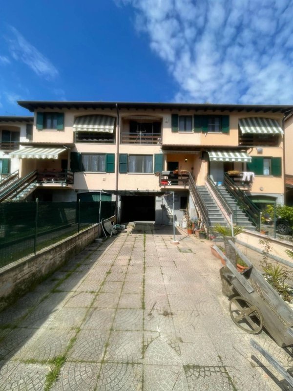 casa indipendente in vendita a Calvignasco