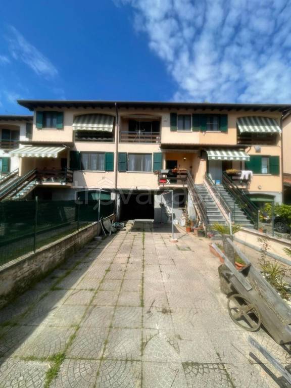 casa indipendente in vendita a Calvignasco in zona Bettola