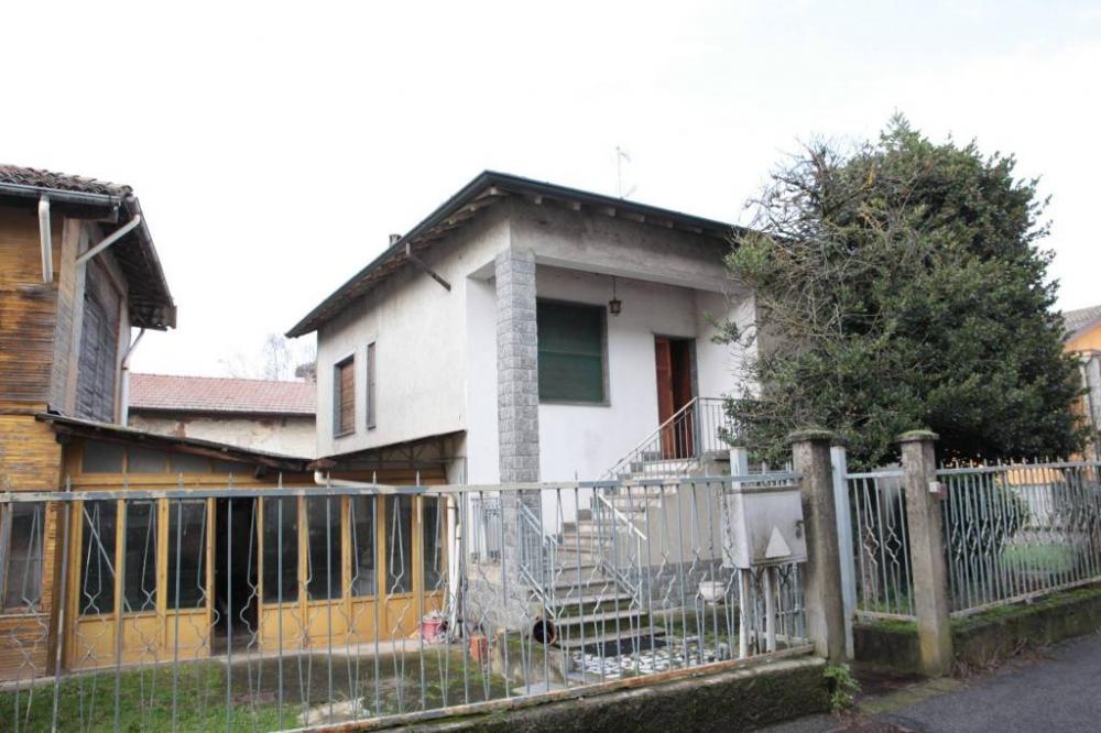 casa indipendente in vendita a Calvignasco